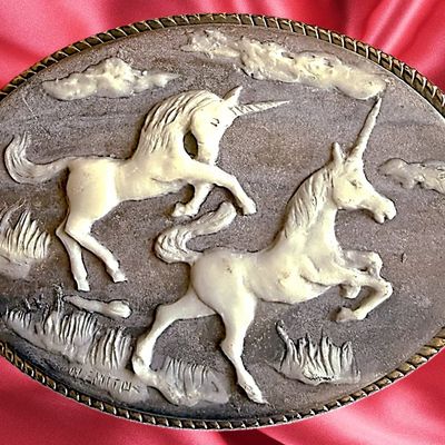 Sale Photo Thumbnail #292: A COOL DIVISION THREE PICTORIAL BUCKLE