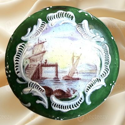 Sale Photo Thumbnail #356: A RARE DIVISION ONE PICTORIAL ENAMEL BUTTON