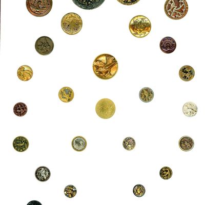 Sale Photo Thumbnail #253: 2 CARDS OF ASSORTED BIRD BUTTONS