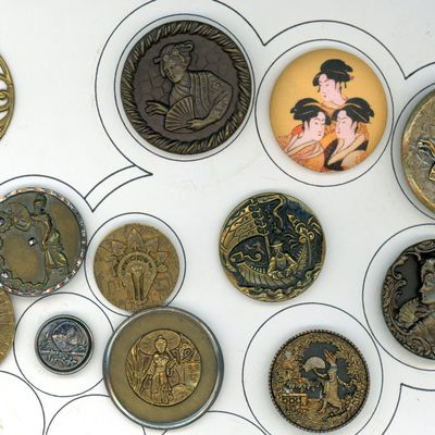 Sale Photo Thumbnail #285: A SMALL CARD OF DIVISION ONE AND THREE WOMEN BUTTONS