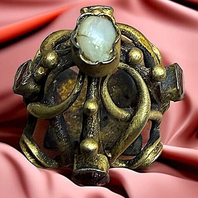 Sale Photo Thumbnail #421: A DIVISION ONE GEMSTONE IN SILVER BUTTON