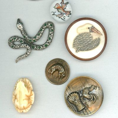 Sale Photo Thumbnail #214: A SMALL CARD OF DIV. 1 & 3 ASSORTED ANIMAL LIFE BUTTONS