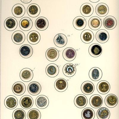 Sale Photo Thumbnail #397: A CARD OF DIVISION 1 & 3 HEAD BUTTONS