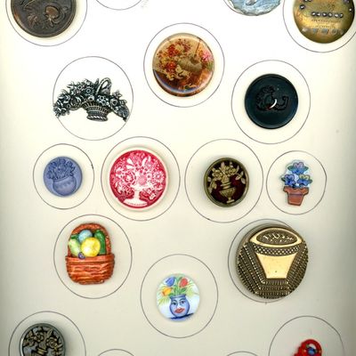 Sale Photo Thumbnail #376: A CARD OF DIVISION 1 & 3 BASKET BUTTONS