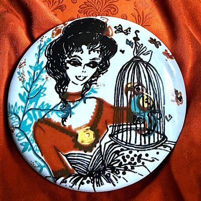 Sale Photo Thumbnail #431: A DIVISION THREE PICTORIAL BUTTON WITH A BIRD CAGE
