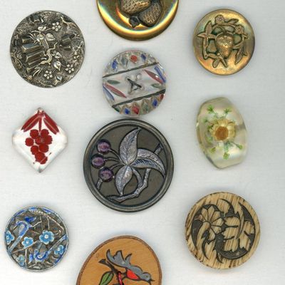 Sale Photo Thumbnail #91: A SMALL CARD OF DIVISION 1 & 3 PLANT LIFE BUTTONS
