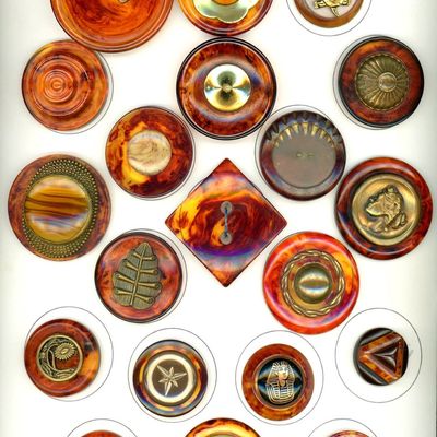 Sale Photo Thumbnail #86: A CARD OF DIVISION THREE BAKELITE BUTTONS