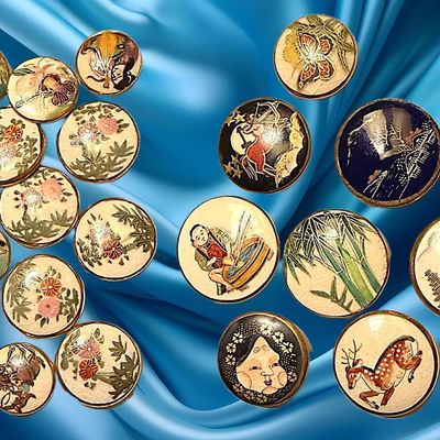 Sale Photo Thumbnail #222: A SELECTION OF DIVISION THREE SATSUMA BUTTONS