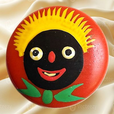 Sale Photo Thumbnail #346: A DIVISION THREE HAND PAINTED CASEIN PICTORIAL BUTTON