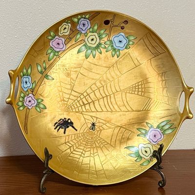 Sale Photo Thumbnail #75: HUTSCHENREUTHER, SIGNED PLATE WITH SPIDER IN GOLD LEAF