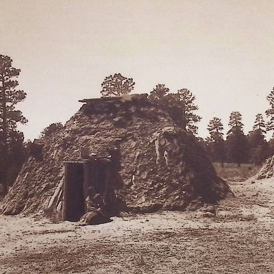 Edward Curtis - Navaho Hogan