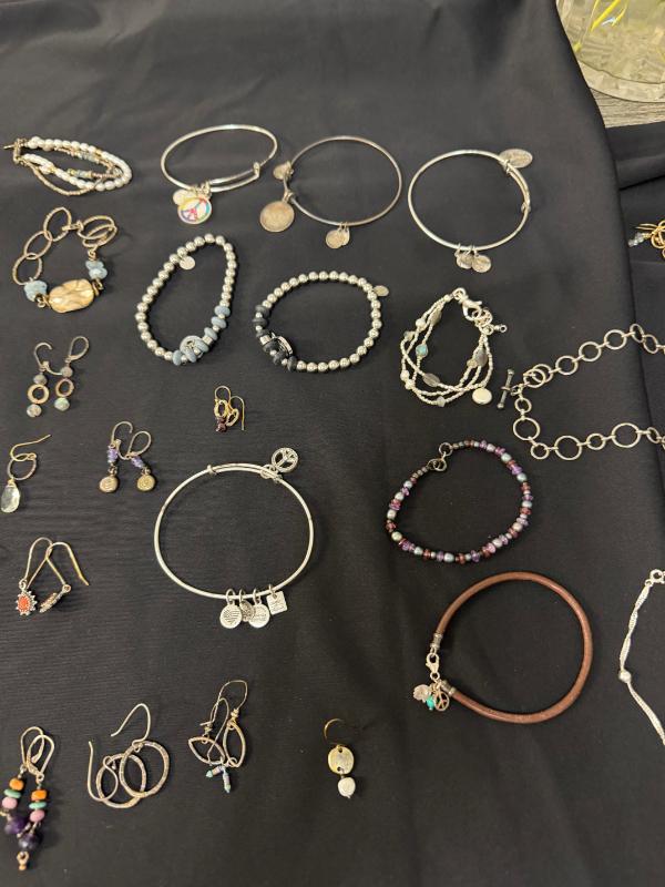 Sale Photo Thumbnail #251