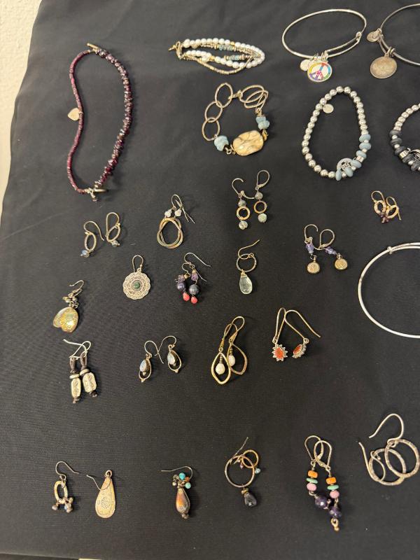 Sale Photo Thumbnail #252