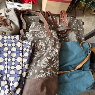 Sale Photo Thumbnail #170