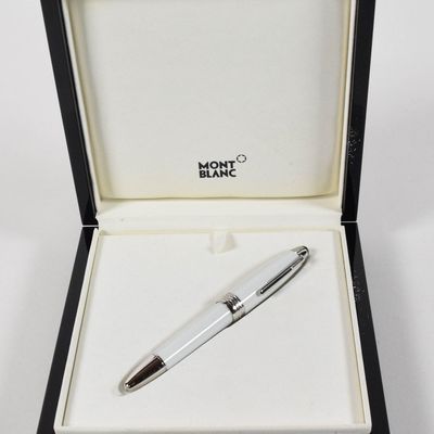 Montblanc Meisterstuck Porcelain White Meissen Fountain Pen