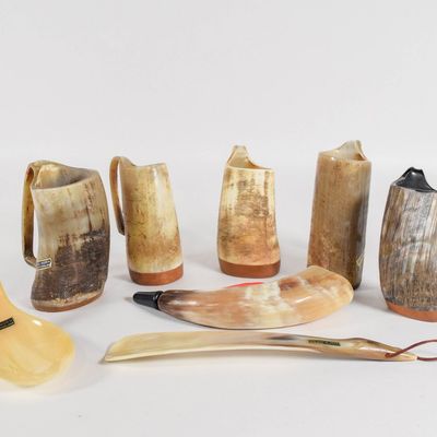 8 Handcrafted Natural Horn Tableware and Accessories