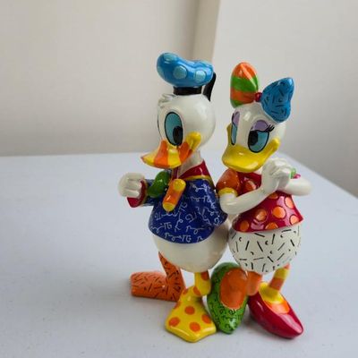 Sale Photo Thumbnail #167: Disney Donald Duck And Daisy Duck Statue By Romero Britto