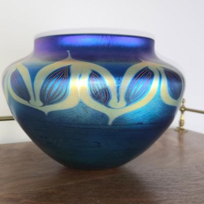 Sale Photo Thumbnail #82: Phoenix Studios Carl Radke Signed Iridescent Blue Art Glass Vase – Pulled Feather Design