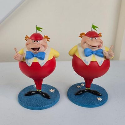 Sale Photo Thumbnail #51: WDCC Disney Duos Tweedledee & Tweedledum Pair – "Riddles 'n' Rhymes" & "Puzzles 'n' Poems" – Alice In Wonderla