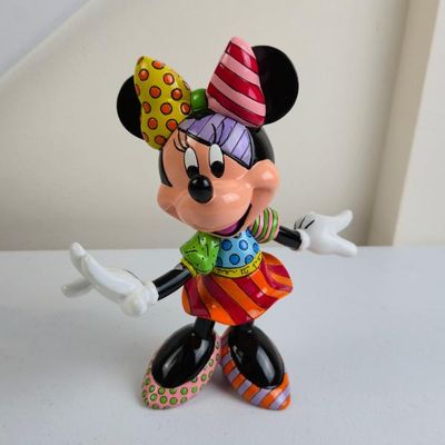 Sale Photo Thumbnail #171: Disney Britto Big Figure - Minnie Mouse - 4023846