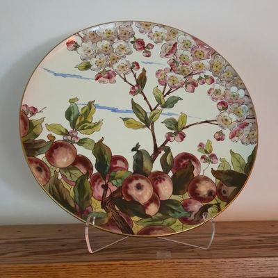 Sale Photo Thumbnail #59: Antique Wedgwood Botanical Apple Blossom Decorative Plate – Floral Fruit Design – England