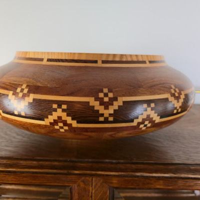 Sale Photo Thumbnail #126: Signed Marilyn Endres Kazi Studio Segmented Wood Bowl – Geometric Inlay Art