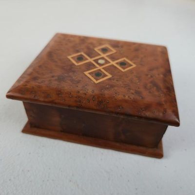 Sale Photo Thumbnail #32: Birdseye Maple Wooden Keepsake Box With Abalone Shell & Parquetry Inlay – 4"