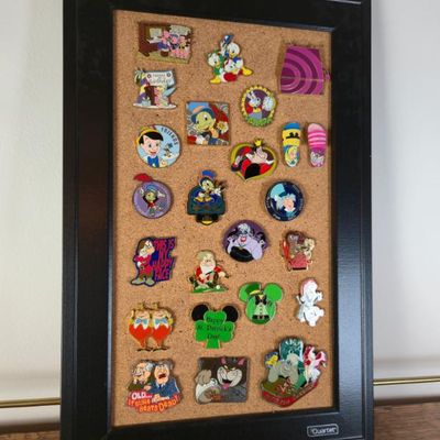 Sale Photo Thumbnail #119: Lot Of 23 Disney Character Trading Pins – Alice In Wonderland, Pinocchio, Jiminy Cricket & More