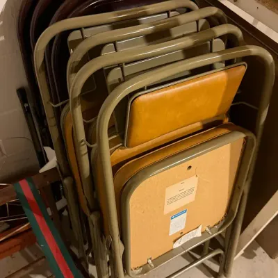 DM327 - Folding Chairs and Tables