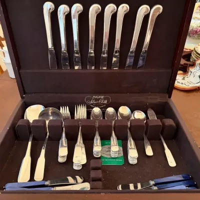 DM322 - International Silverplate