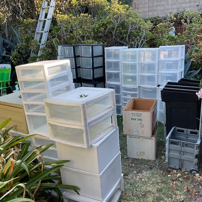 Sale Photo Thumbnail #118: Empty storage boxes