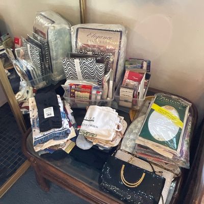 Sale Photo Thumbnail #74: Linen, table cloths, dish towels