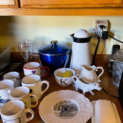 Sale Photo Thumbnail #23: Kitchen items