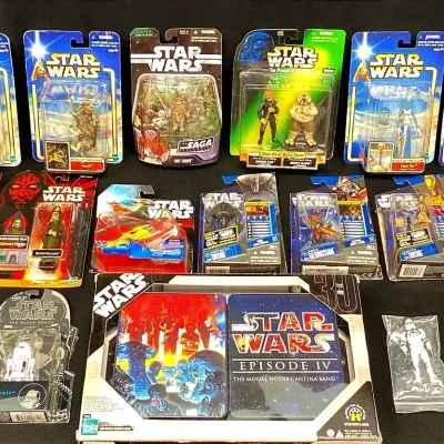 Star Wars Action Figures + Commemorative Tin Collection Episode IV