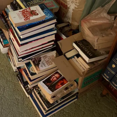 Sale Photo Thumbnail #24: Books
