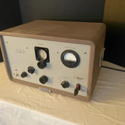 Hewlett Packard Test Oscillator Model 650A