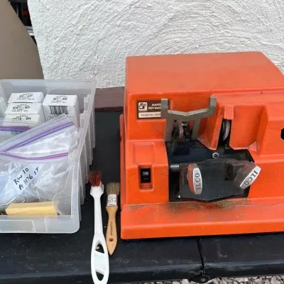Key Cutting Machine 