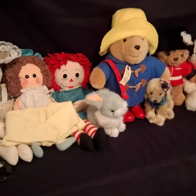 Paddington Bear, Raggedy Ann Dolls, British Teddy Bears & Plush Toys