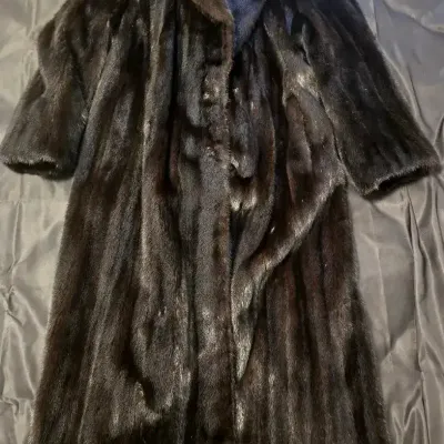Blackglama Luxury Dark Ranch Mink Fur Coat With Embroidered Satin Lining