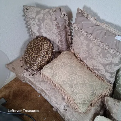 Sale Photo Thumbnail #677