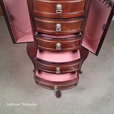 Sale Photo Thumbnail #825