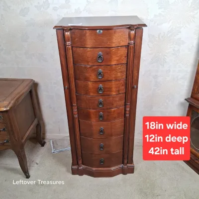 Sale Photo Thumbnail #836