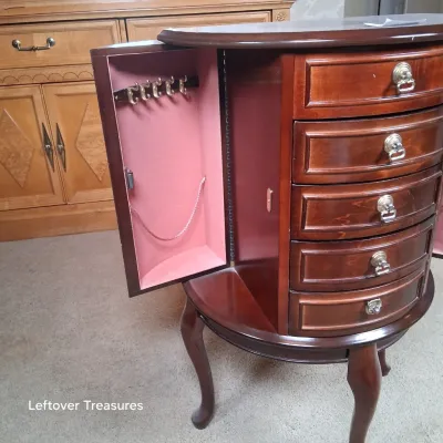 Sale Photo Thumbnail #823