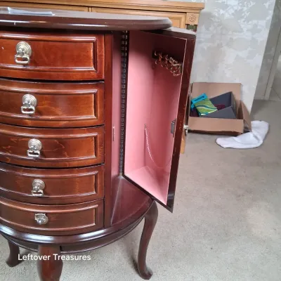Sale Photo Thumbnail #824