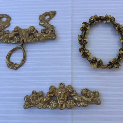 Liards Ltd Mantel Hooks & Gresco Picture Frame
