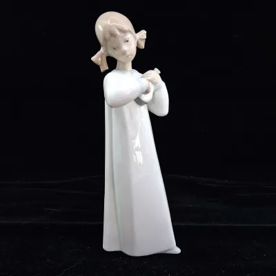  05 Lladro Statue