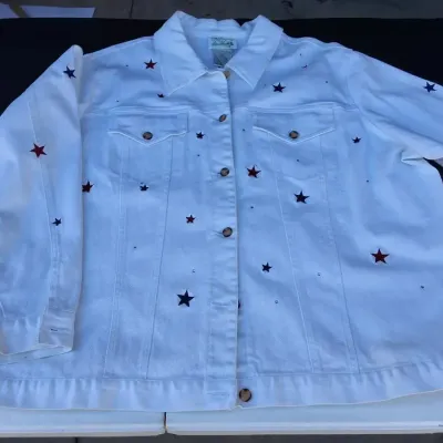 Quacker Factory White Denim Jacket with Red & Navy Embroidered Stars Size 2X 