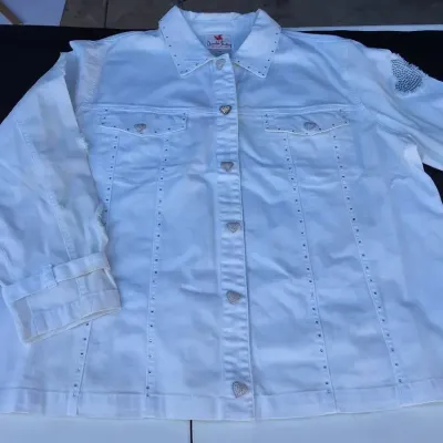 Quacker Factory White Denim Jacket with Rhinestone Hearts Size 2X