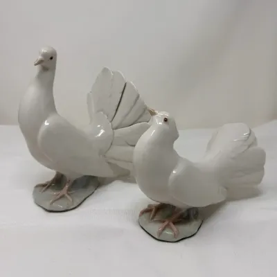 Elegant Pair of Lladro White Porcelain Dove Figurines