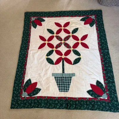 Handmade Floral Appliqué Quilt – Red, Green & Cream